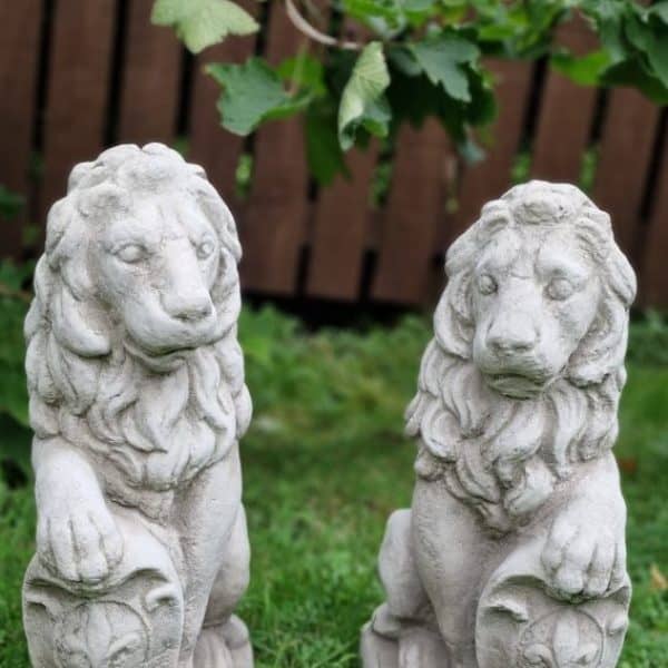 Pair of Shield Lion