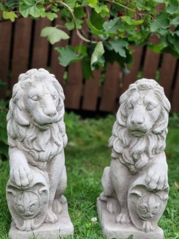 Pair of Shield Lion